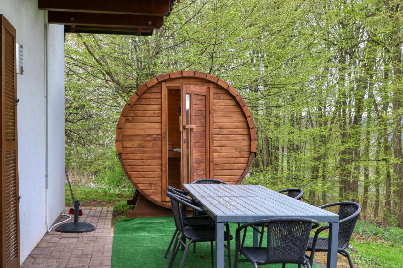 Seepark Kirchheim Ferienhaus Bei Zeta Mit Sauna Exteriér fotografie